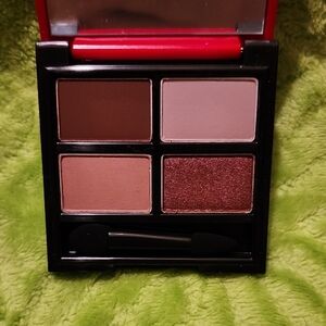 Avon Muse Eyeshadow Quad in Bold Red